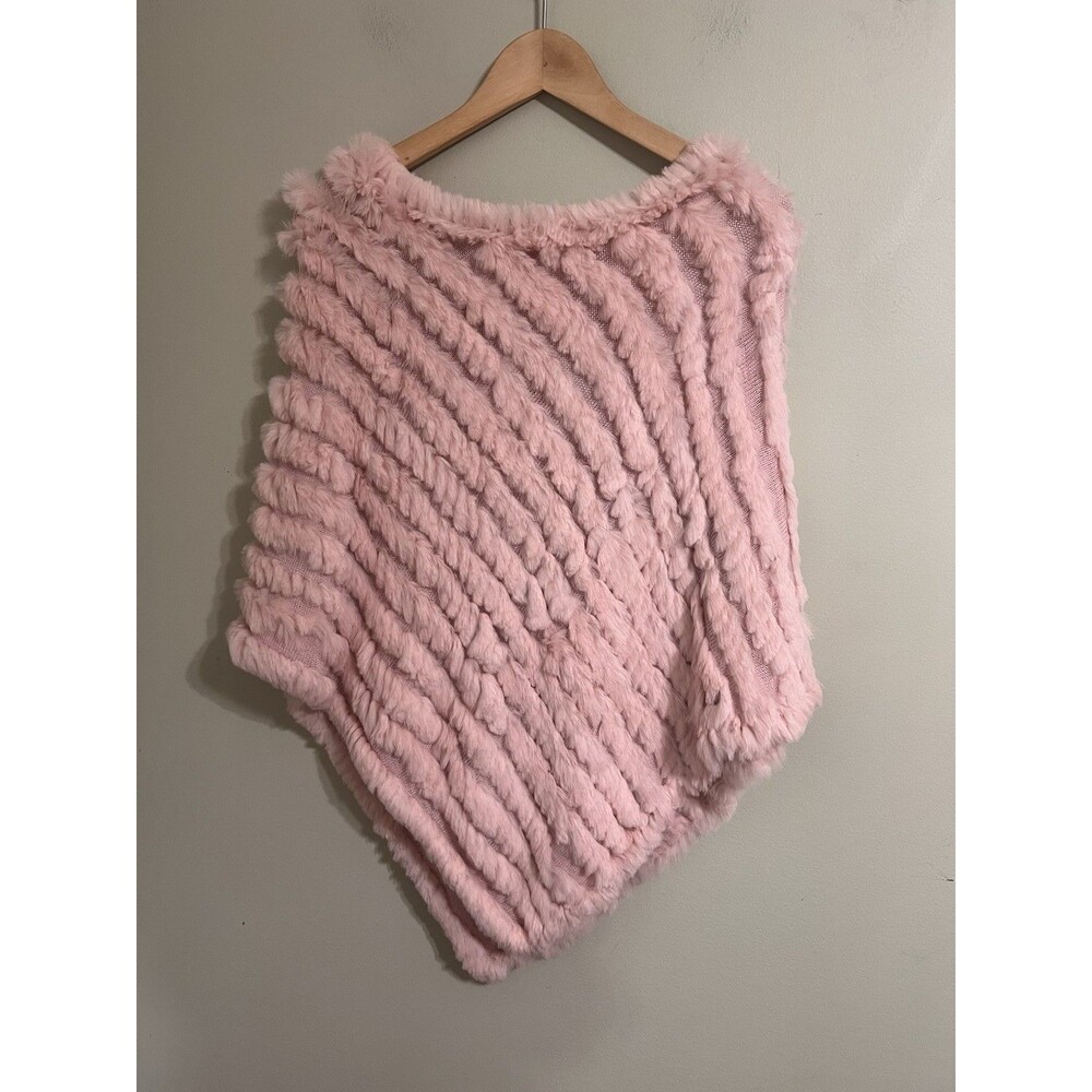 G III Apparel One Size Pale Pink Real Rabbit Fur Poncho Black Rivet Sz Tag Miss - Picture 2 of 3
